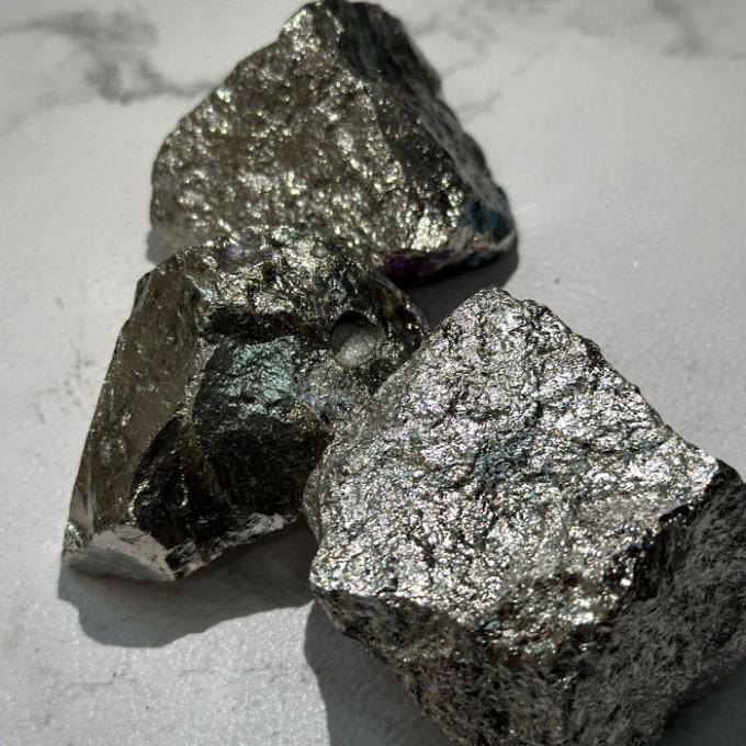 Ferromanganèse de carbone de milieu 75 Femn 65%-75% pour l'additif en acier