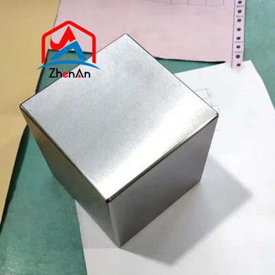 Cube de tungstène pur à haute densité petit volume
