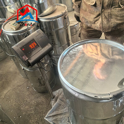 Alliage fer-vanadium FeV80 avec 80 pour cent de vanadium, en mottes denses, pour aciers de construction et tôles de cuves sous pression