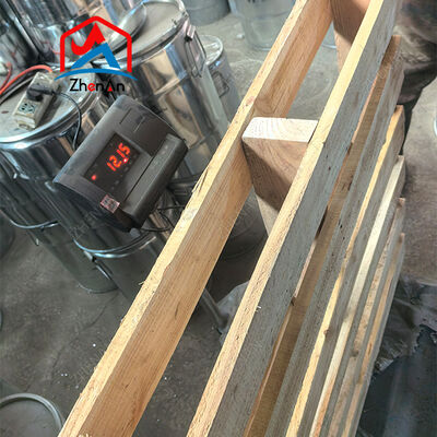 Alliage fer-vanadium FeV80 avec 80 pour cent de vanadium, en mottes denses, pour aciers de construction et tôles de cuves sous pression