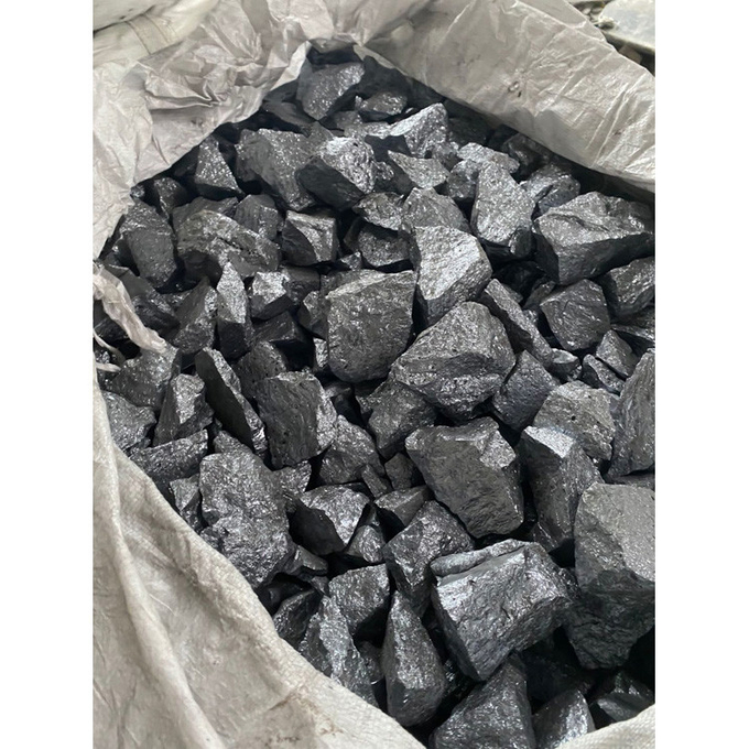 silicium-métal de la catégorie 553 de 10~50mm pour le silicium-métal en sidérurgie