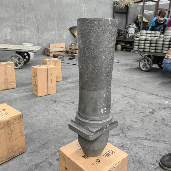 Becs supérieurs réfractaires pour le récipient de distribution