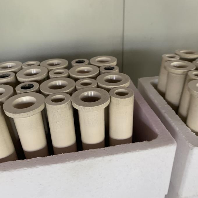 Insertions réfractaires de zircone de becs de récipient de distribution